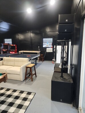 Games room - Cozy 1-bedroom bunk style apartment Game Rm/Gym/Stream in historic McDowell! (McDowell)