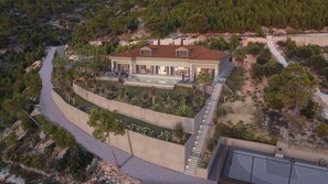 Exterior - Grande mare,luxury 6-bedroom villa residence by the sea with beautiful view (Brac)