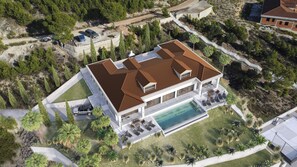Exterior - Grande mare,luxury 6-bedroom villa residence by the sea with beautiful view (Brac)
