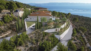 Exterior - Grande mare,luxury 6-bedroom villa residence by the sea with beautiful view (Brac)