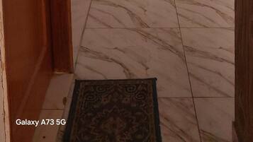 华丽双人房, 阳台, 城市景观 | 起居区