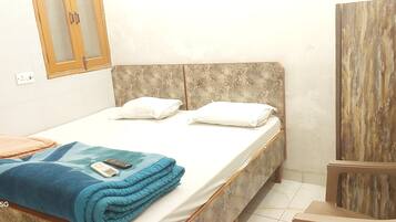 华丽双人房, 阳台, 城市景观 | 办公桌、笔记本电脑工作区、免费 WiFi