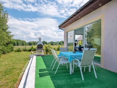 Luxurious Holiday Home With Swimming Pool