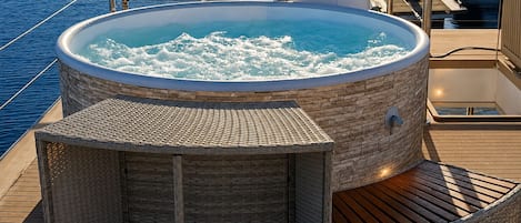 室外 SPA 浴池