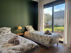 3 bedrooms, iron/ironing board, free WiFi, bed sheets - Stopover at the gates of Amboise (Chargé)