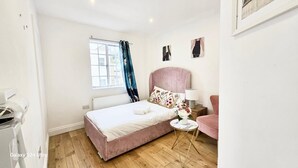 1 bedroom, iron/ironing board, WiFi, bed sheets - Room 6 in Camden Parkway (London)