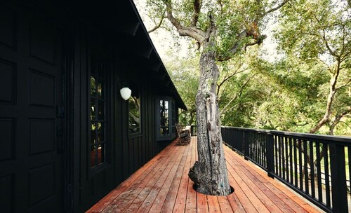 3-bedroom cabin in cool Topanga with AC and Hot Tub