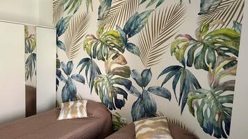 2 slaapkamers, een strijkplank/strijkijzer, wifi, beddengoed