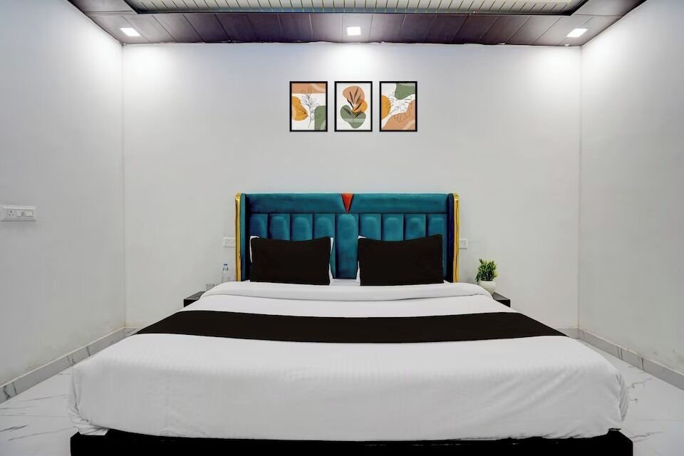 Deluxe Double Room, City View | Premium bedding, Select Comfort beds, desk, laptop workspace