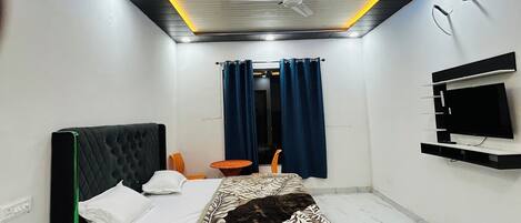 Deluxe-dobbeltværelse - byudsigt | Premium-sengetøj, Select Comfort-senge, skrivebord