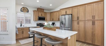 Terrific 3-bedroom home with AC in quiet Bakersfield Cul-de-sac. Great Location