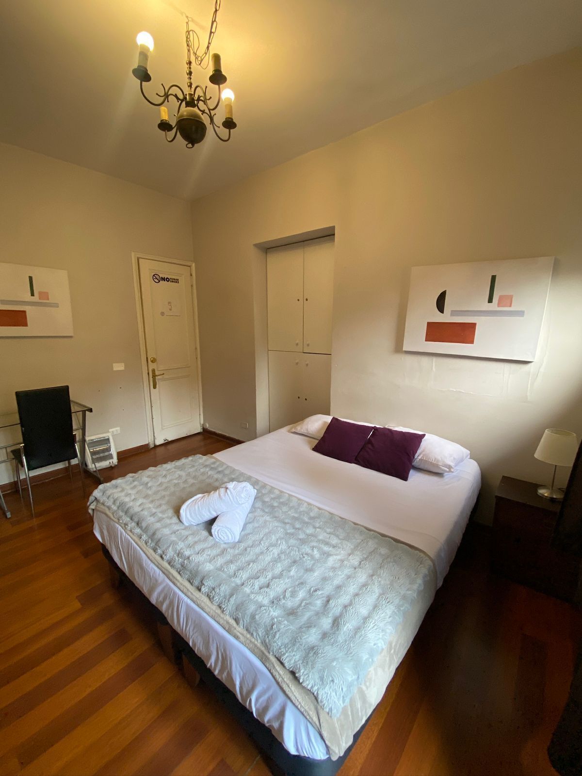 Wifi gratis y ropa de cama 