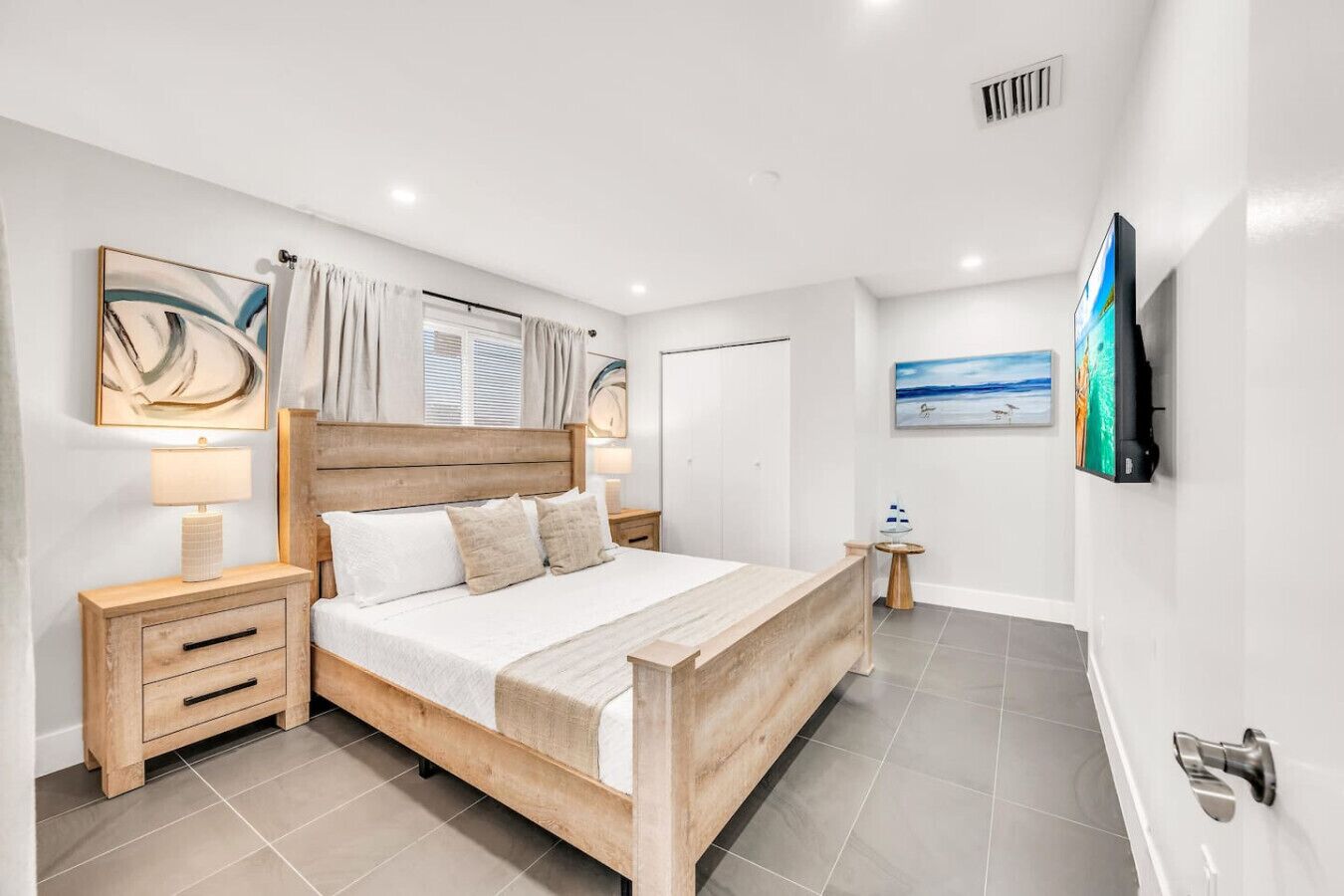 3 bedrooms, iron/ironing board, travel crib, free WiFi