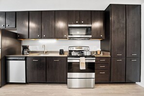 Private kitchen - Lux Studio ,Pool, Near St. Davids Hospital (Jarrell)