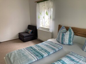 1 Schlafzimmer, Reisekinderbett, kostenloses WLAN, Bettwäsche