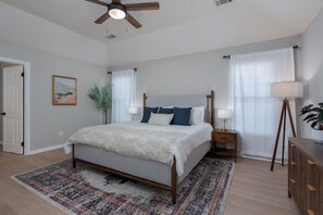 3 chambres, bureau, fer et planche à repasser, Wi-Fi gratuit