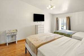 Iron/ironing board, WiFi, bed sheets - Cozy 2BR Ogden Condo - Pool, Trails, Snowbasin (Ogden)
