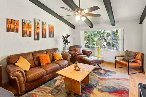 Cozy 2BR Ogden Condo - Pool, Trails, Snowbasin