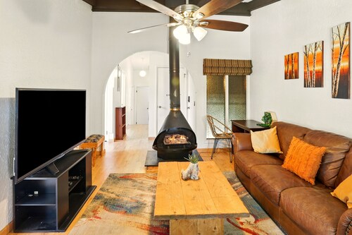 Cozy 2BR Ogden Condo - Pool, Trails, Snowbasin