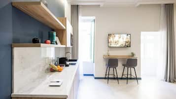 Cortinas blackout, tabla de planchar con plancha y wifi gratis