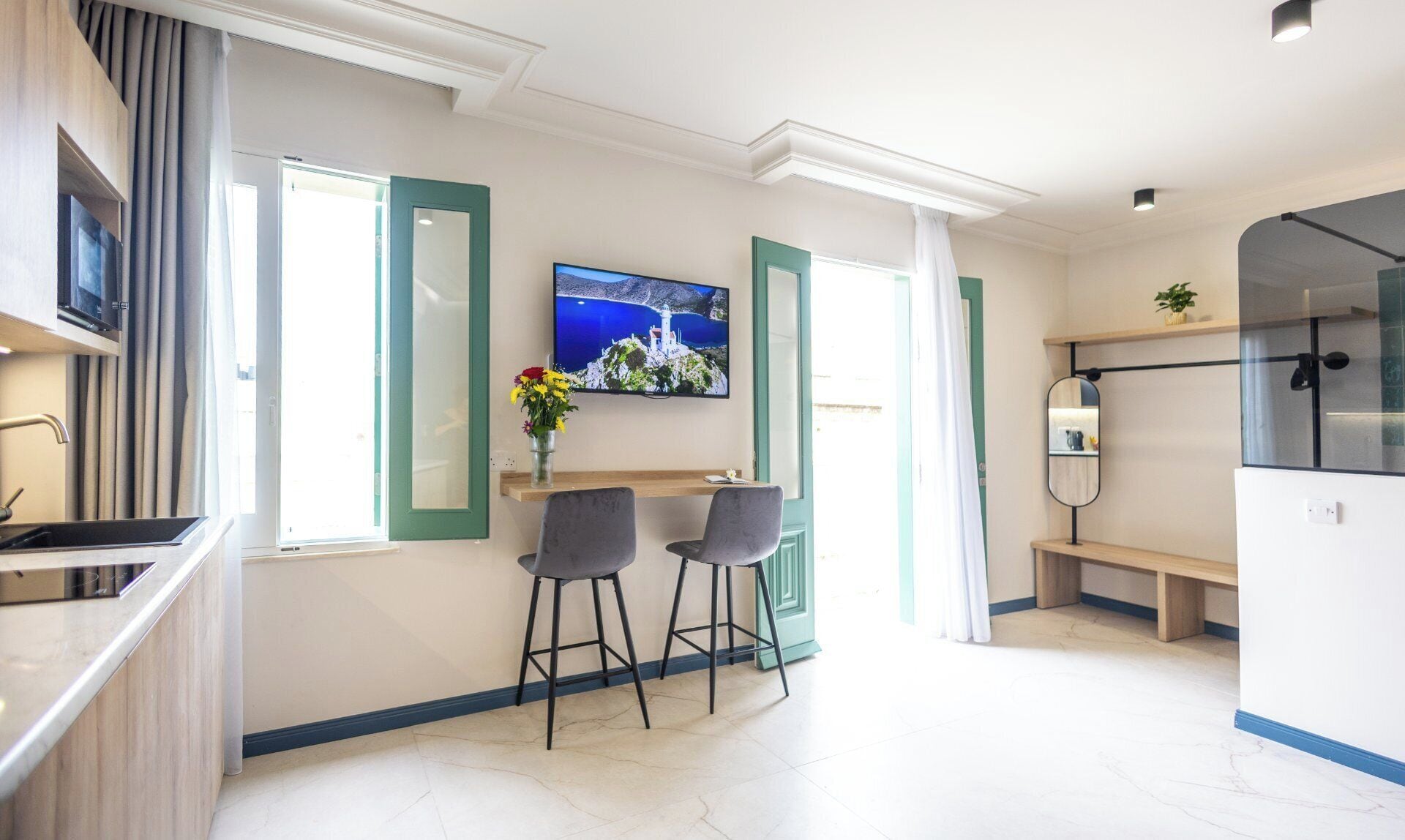 Rideaux occultants, fer et planche à repasser, Wi-Fi gratuit