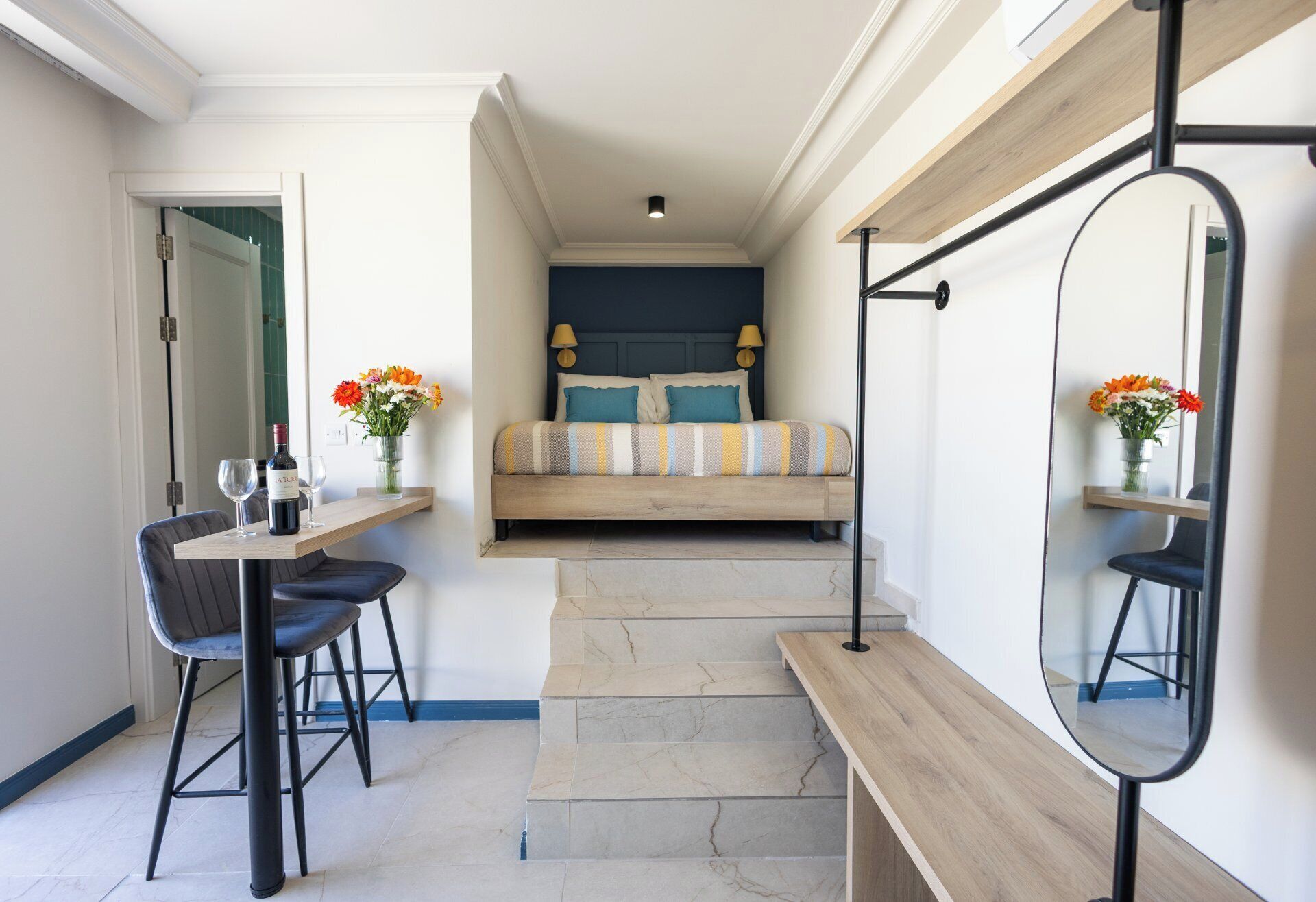 Rideaux occultants, fer et planche à repasser, Wi-Fi gratuit