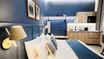 Kahden hengen standard-huone | Pimennysverhot, silitysrauta/-lauta, ilmainen Wi-Fi, vuodevaatteet