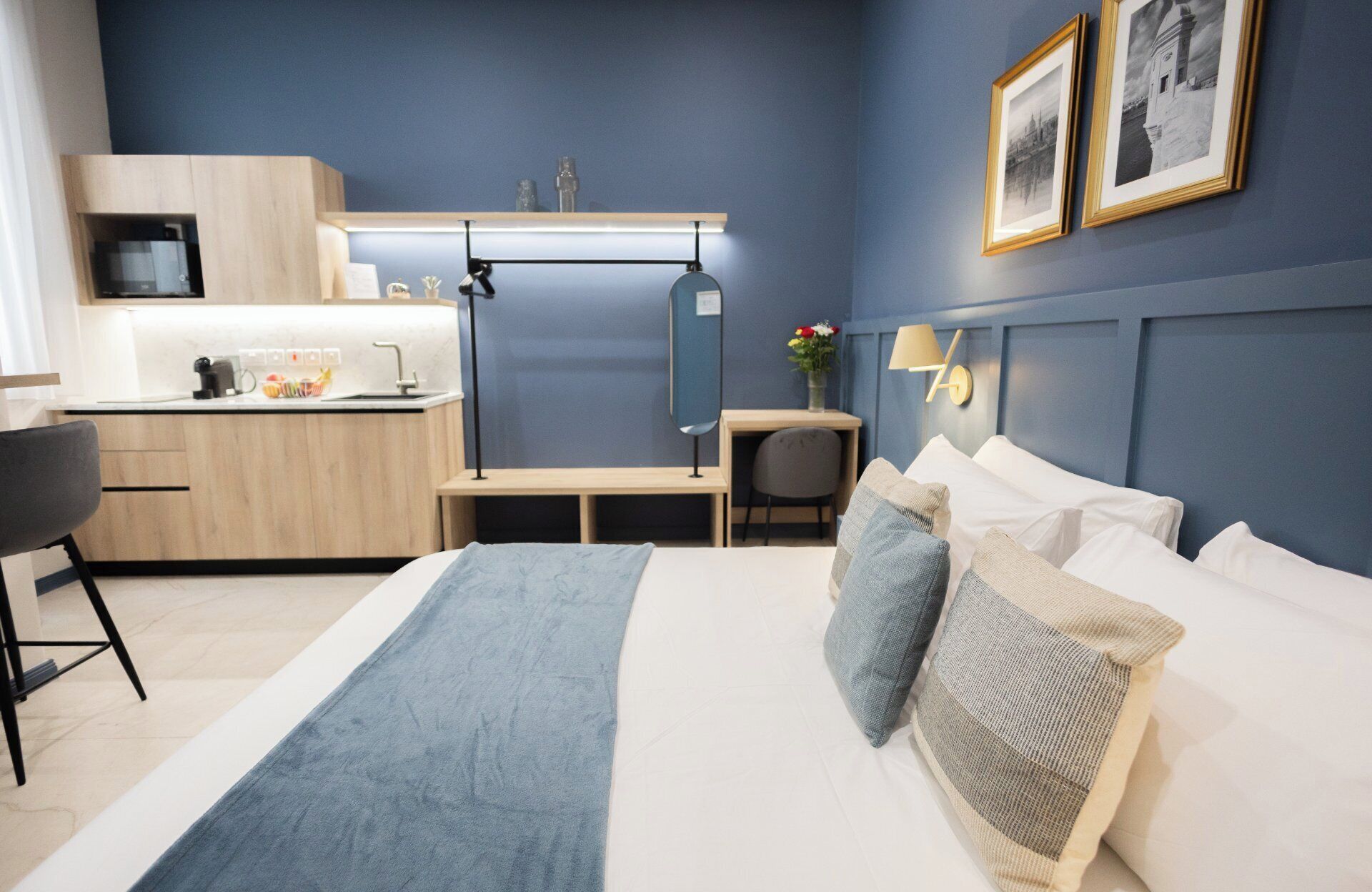 Rideaux occultants, fer et planche à repasser, Wi-Fi gratuit