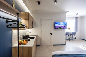 Rideaux occultants, fer et planche à repasser, Wi-Fi gratuit