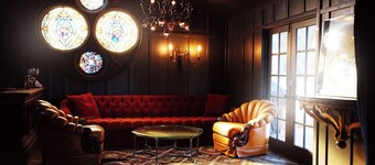 Cozy 1-bedroom bungalow in welcoming Topanga with AC and fitness room