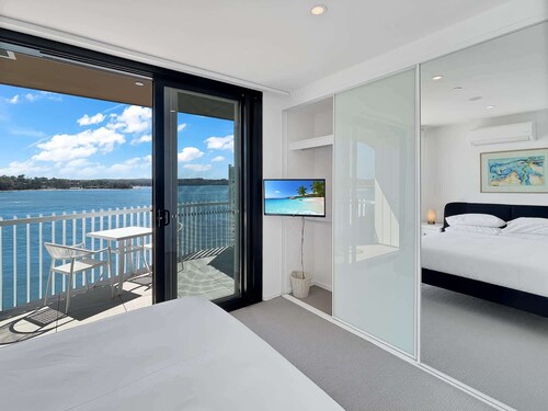 Modern 2-Bedroom Apartment with Pool Access
