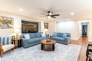 智能電視、書籍