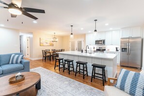 智能電視、書籍