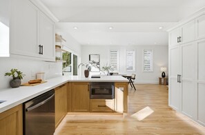 Fridge, microwave, oven, stovetop - Lake Simcoe Ice Fishing Basecamp • Sleeps 10–12 • Heated Shop (Beaverton)