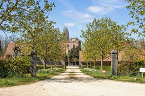 Miscellaneous - Warm family run farmhouse in the national park of Haspengouw in Belgian Limburg (Nieuwerkerken)