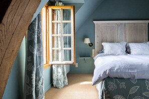 Iron/ironing board, WiFi, bed sheets - Warm family run farmhouse in the national park of Haspengouw in Belgian Limburg (Nieuwerkerken)