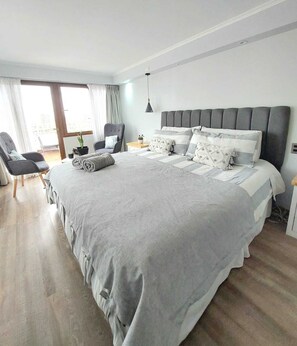 Silitysrauta/-lauta, Wi-Fi, vuodevaatteet