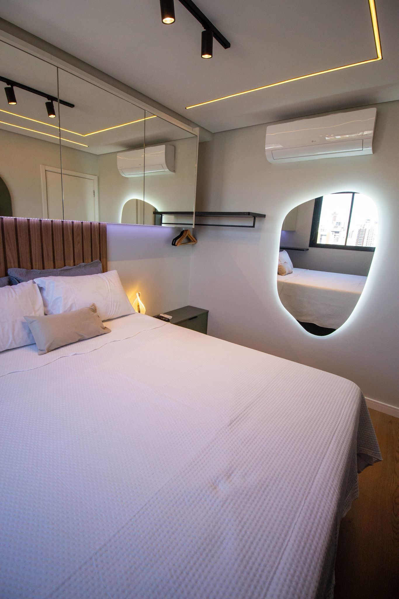 Ferros/tábuas de passar roupa, Wi-Fi, roupa de cama