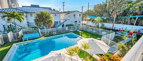 Piscine extérieure, piscine chauffée