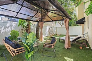 Terrace/patio - Lux Designer SOHO Home | Sleeps 13 | heart of TPA (Tampa)