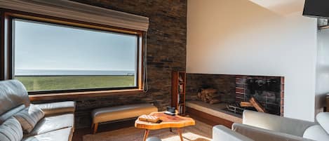 Smart TV, fireplace, foosball, table tennis