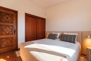 5 bedrooms, in-room safe, iron/ironing board, travel cot - Dunéa | Oceanfront Luxury and Serenity - Ofir (Fão)