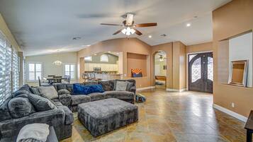 House, 4 Bedrooms, Patio | Living area