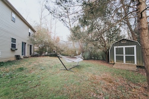 Terrace/patio - 7 Mins to UVA Grounds, Peaceful 3BR House (Charlottesville)