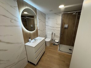 Towels, soap, shampoo, toilet paper - Apartment on the Costa del Sol, 5 minutes walk from the beach (Benalmádena)