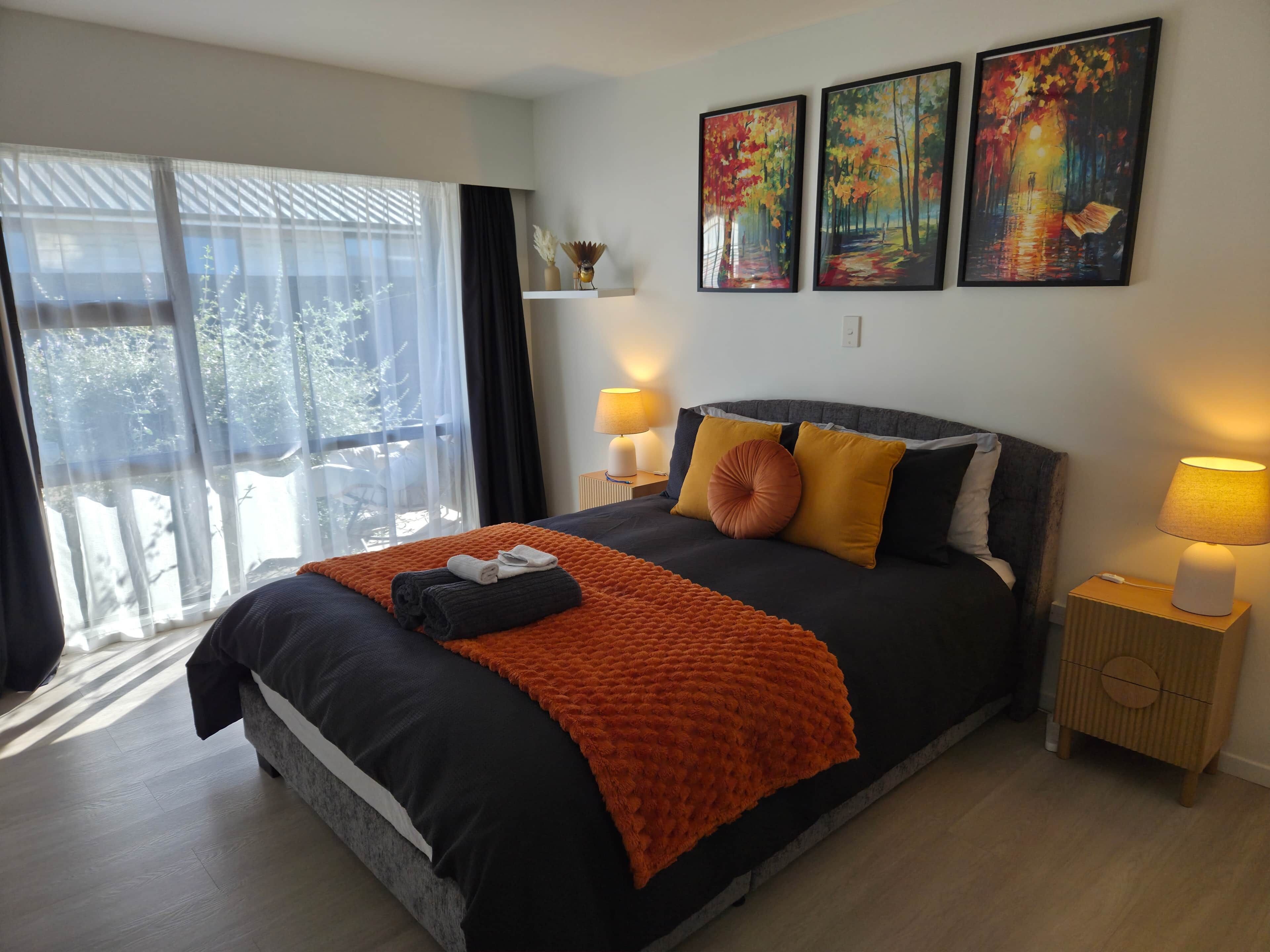 2 bedrooms, iron/ironing board, travel crib, WiFi (free)