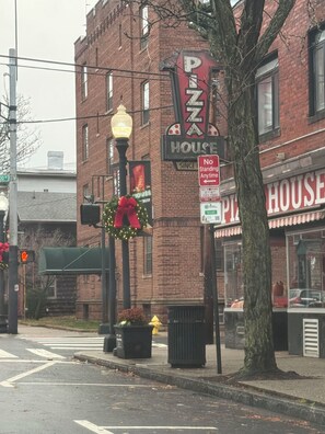 Miscellaneous - Cozy condo in charming New Haven perfect for your getaway (New Haven)