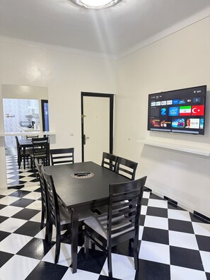 Dining - Large Studio Fiber optics IPTV (Marrakech)