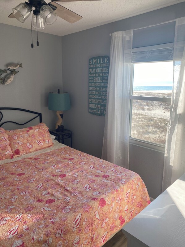 2 bedrooms, iron/ironing board, internet, bed sheets