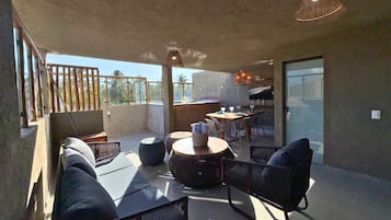 Villa | Outdoor dining